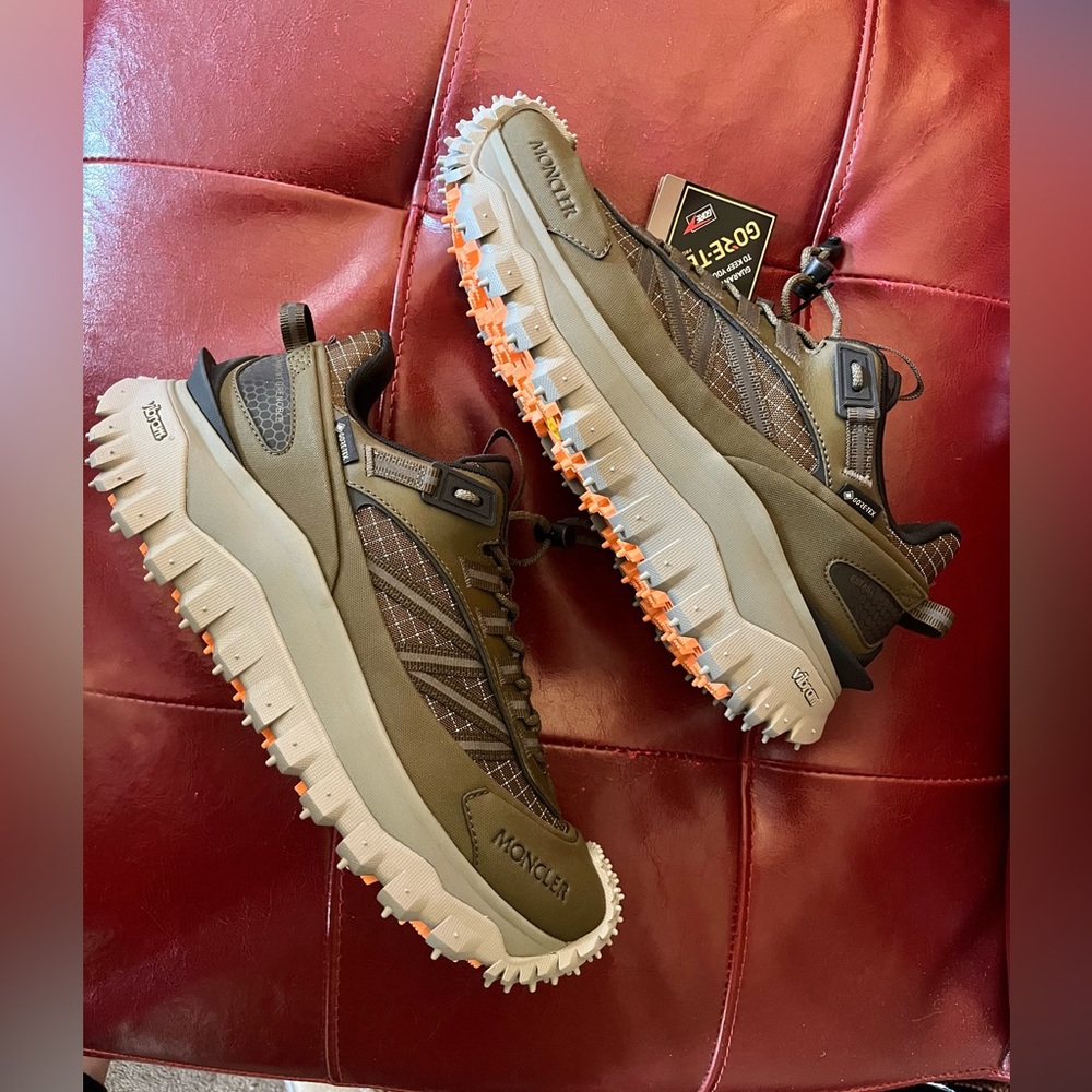Moncler Low Top Athletic SneakersGreenPrintedLeather TrimRound-ToesLace-Up - Picture 5 of 5